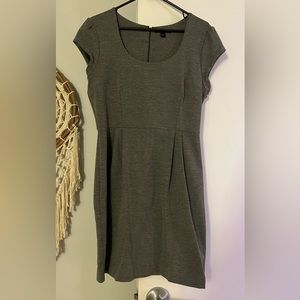 Banana republic gray short sleeve dress